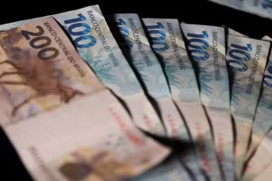 Abono salarial terá novas regras a partir de 2026 e limite de renda será corrigido apenas pela inflação