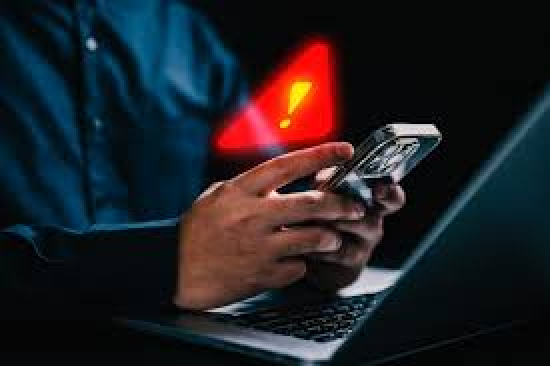 Homem é preso por golpes digitais usando gráfica de fachada há mais de 10 anos