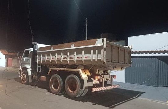 Homem furta caminhão e arrebenta fiação em Pontal do Araguaia