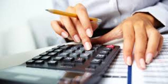 Número de famílias com contas em atraso aumenta na capital, aponta CNC