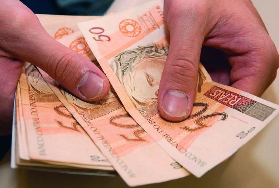 Governo confirma que salário mínimo será de R$ 1.621 em 2026