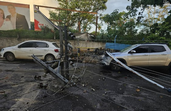 Fortes ventos causam danos em Barra do Garças; equipes da prefeitura se mobilizam