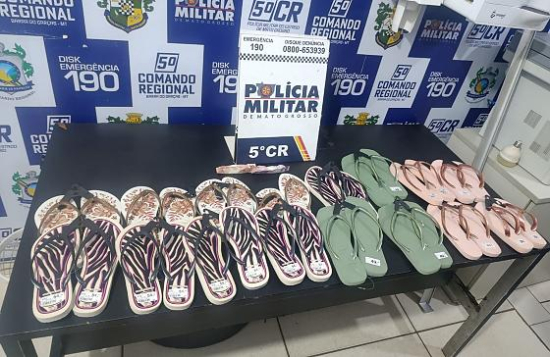 Mulher é presa após furtar 16 pares de chinelos de loja e tentar fugir em Barra do Garças