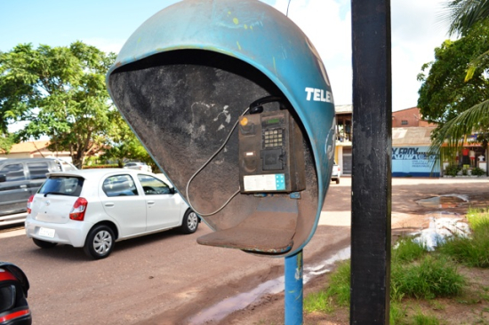 Orelhões começam a desaparecer das ruas do Brasil a partir de 2026