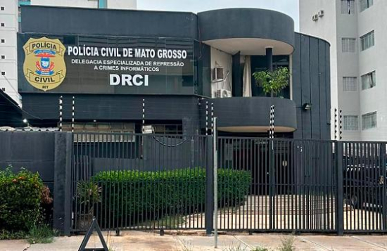 Polícia Civil prende jovem por difundir ideologias neonazistas e racistas nas redes sociais em MT