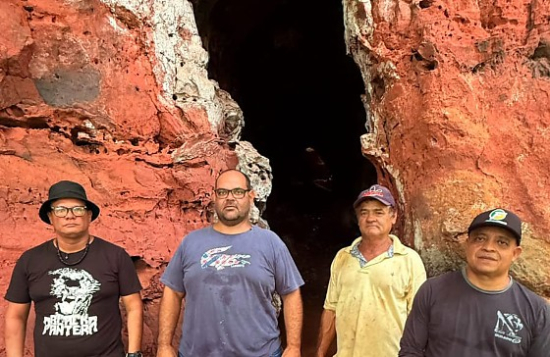 Possíveis vestígios históricos são encontrados em caverna em Torixoréu