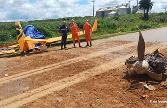 Avião agrícola cai na BR-070, mata piloto e interdita estrada em Mato Grosso