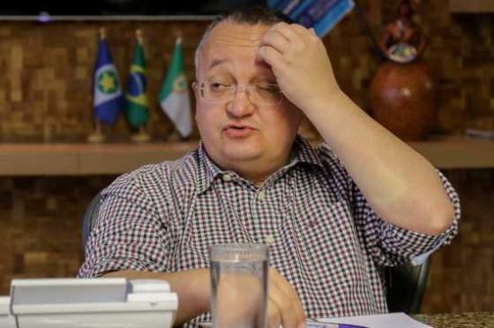 Juiz manda Pedro Taques retirar ataques sem provas contra Mauro Mendes