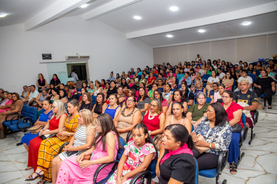 Homenagens marcam celebração do Dia da Mulher e lotam plenário da Câmara em Aragarças