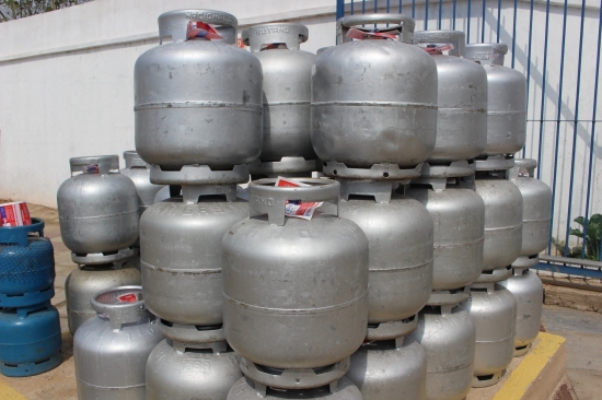 Gás de cozinha fica 6% mais barato para as distribuidoras a partir de hoje