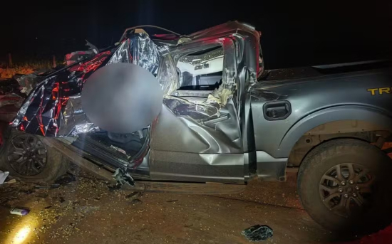 Empresário morre em acidente envolvendo caminhonete e veículo de carga na BR-060