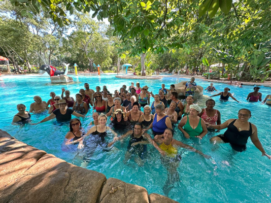 Idosos do projeto “Viver Bem a Terceira Idade” vivem tarde especial no Parque das Águas Quentes