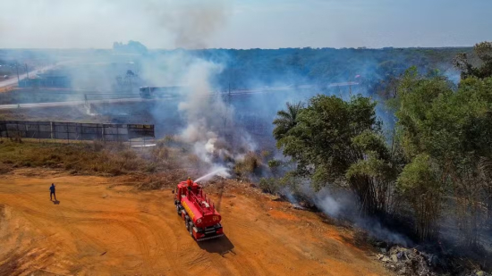 Queima de lixo ainda é realidade em 94 mil casas de Mato Grosso e acende alerta ambiental