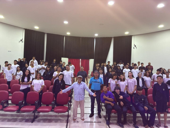 Centro Cultural Valdon Varjão recebe atividade cultural com alunos do CEEJA de Aragarças