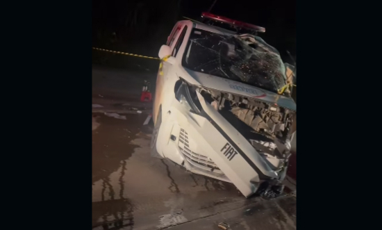 Colisão entre carreta e ambulância deixa dois mortos na Serra de São Vicente