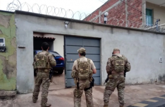 Polícia Federal faz operação contra fraudes bancárias em Goiás e Paraná