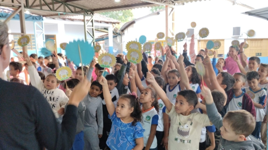 Escola Dom Bosco  promove ação de conscientização e combate ao abuso infantil com participação dos alunos