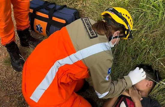 Bombeiros socorrem criança que ficou com anzol preso à pálpebra em MT