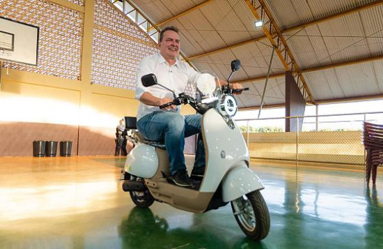 Max Russi destina emenda e viabiliza entrega de 25 bicicletas elétricas para agentes de saúde e de combate às endemias