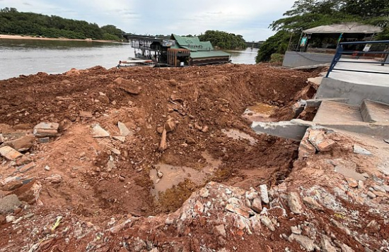 Prefeitura apura possível crime ambiental após identificar despejo irregular de esgoto no Rio Araguaia