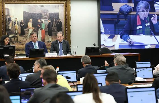 CCJ da Câmara aprova PEC que reduz maioridade penal de 18 para 16 anos