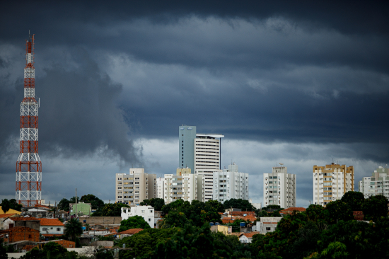 Inmet emite alerta de tempestade para 63 cidades de Mato Grosso com risco de granizo e ventos fortes