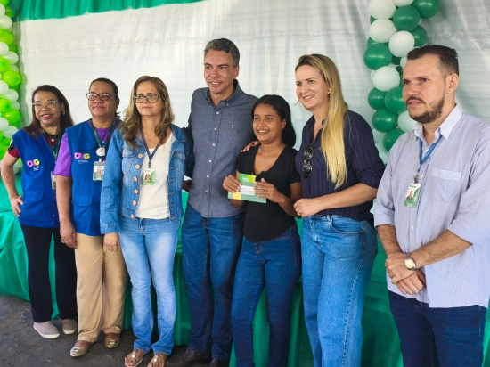 Entrega dos cartões  é sucesso e fortalece assistência social em Aragarças
