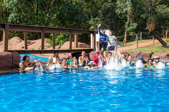 Integrantes da Oficina de Artesanato de Aragarças vivem dia especial no Parque Água Santa