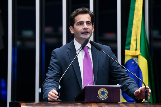 Fábio Garcia exonera assessor investigado por suposto exercício ilegal da profissão em Cuiabá