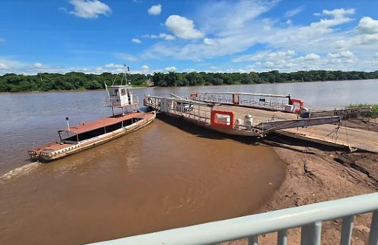 Travessia de balsa entre Araguaiana e Registro do Araguaia é suspensa por tempo indeterminado