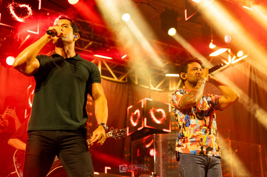 Avenida Beira Rio lotada: Edy Britto & Samuel encantam o público
