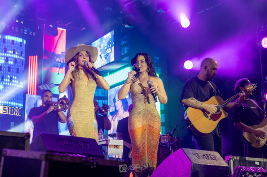 Maiara e Maraisa leva multidão para show em Aragarças