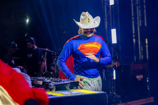 Jiraia Uai e Fernando e Alessandro levam grande público na Temporada de Praia em Aragarças