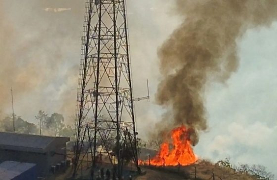 Incêndio em aterro sanitário ameaça fechamento do Parque Serra Azul em Barra do Garças