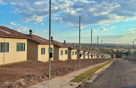 No mês do aniversário de Barra do Garças, prefeito Adilson e Caixa Econômica garantem a entrega da primeira etapa das casas do Residencial Carvalho