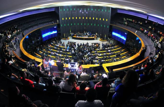 Câmara aprova projeto que aumenta punições para motorista que dirigir bêbado