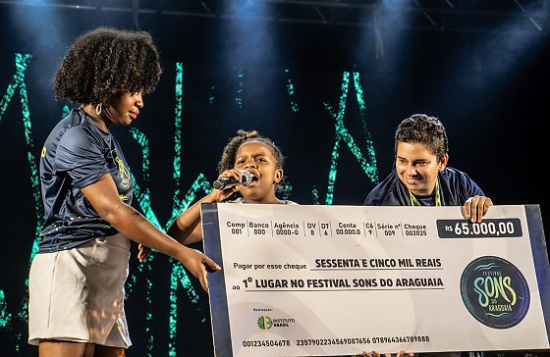 Menina de 8 anos vence 3ª edição do Festival Sons do Araguaia