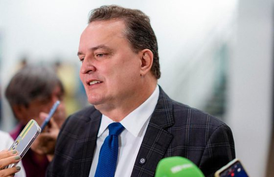 Max projeta Podemos com até dois federais e ao menos seis estaduais