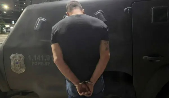 Homem se irrita com sanduíche, volta armado a lanchonete e atira contra proprietária