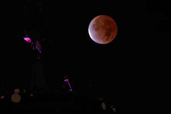 Eclipse lunar parcial poderá ser visto em todo o Brasil nesta madrugada