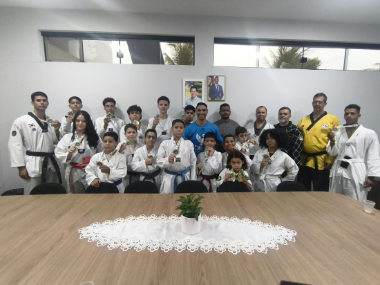 Aragarças celebra conquistas no Taekwondo e garante apoio para próxima competição
