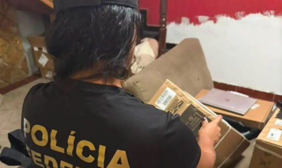 PF cumpre mandados contra suspeitos de furtar encomendas dos Correios com documentos falsos