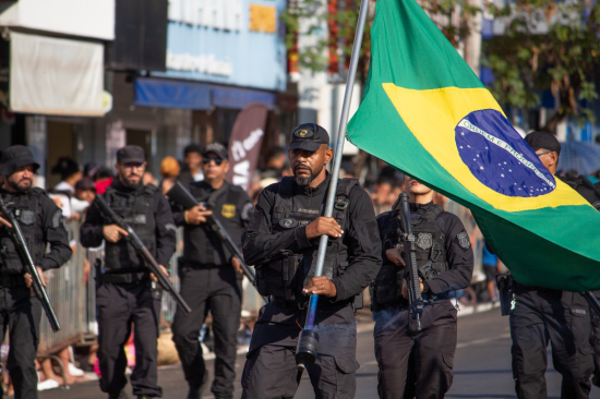 78 anos: Tradição e história tomam conta da avenida Ministro João Alberto em desfile de Barra do Garças