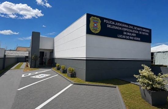 Mulher é alvo de buscas por divulgar fotos íntimas de empresária em MT