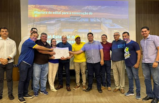 Pivetta assina edital de licitação para construção do Hospital Regional de Barra do Garças