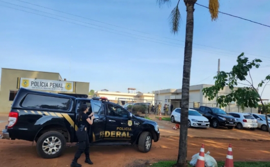 PF cumpre mandados contra suspeitos de comandar de dentro de presídio distribuição de dinheiro falso no Brasil e até em Portugal