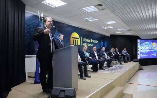 Max Russi propõe políticas públicas para atender moradores de rua