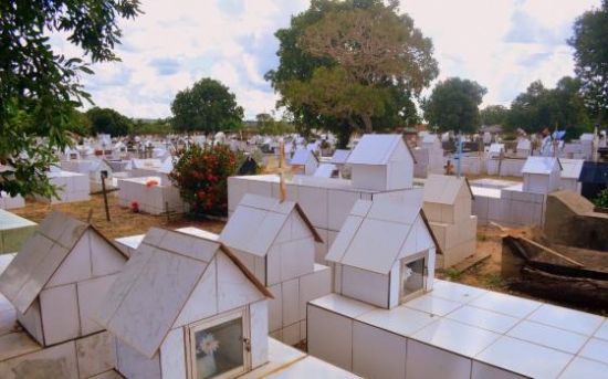 Famílias devem identificar túmulos dos cemitérios de Barra do Garças para reestruturação dos locais