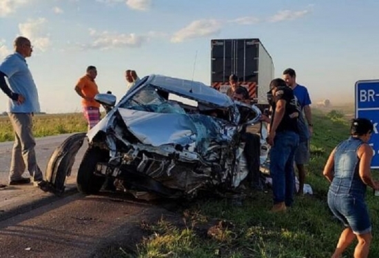 Um morre e três ficam feridos em acidente na BR-163