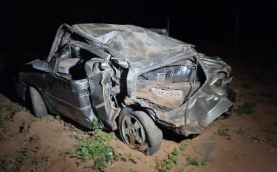 Acidente com dois carros deixa cinco feridos em Aragarças